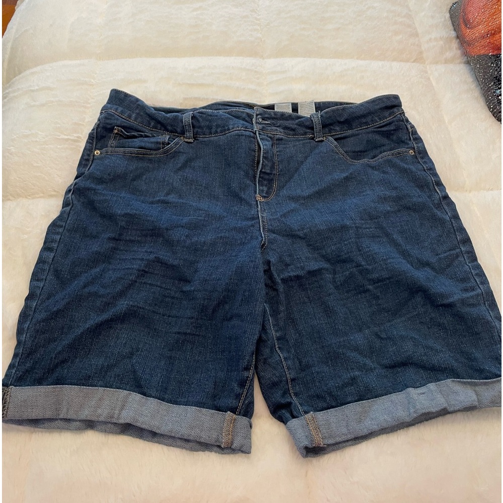 Time & Tru Mid Rise Cuffed Jean Shorts